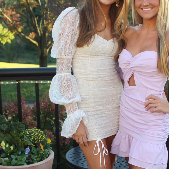 White lace dress - Picture 7 of 8